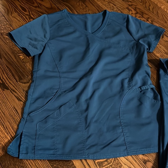 Scrubstar Scrub set - Picture 2 of 3